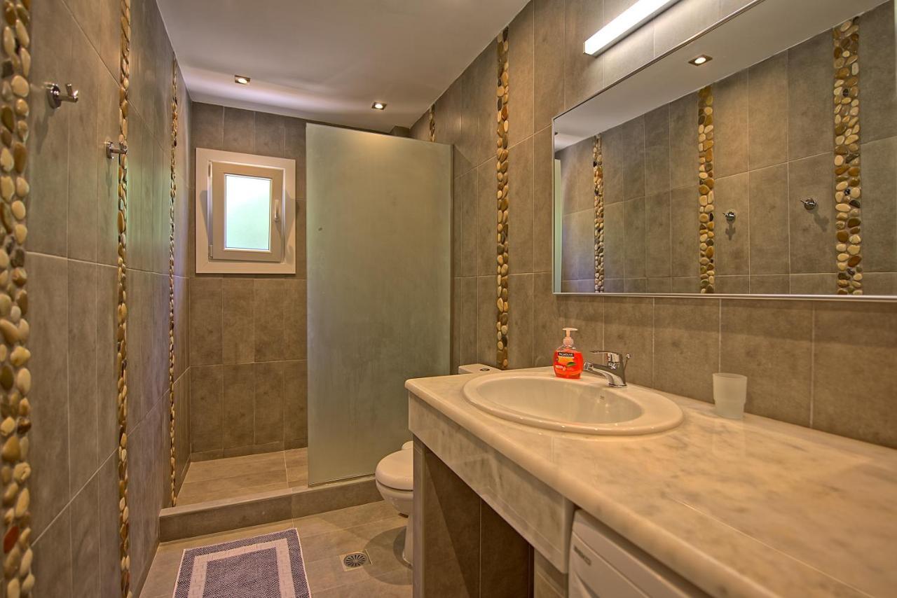 Beachfront Villa Seasun By Posarellivillas Agios Spyridon  Exterior photo