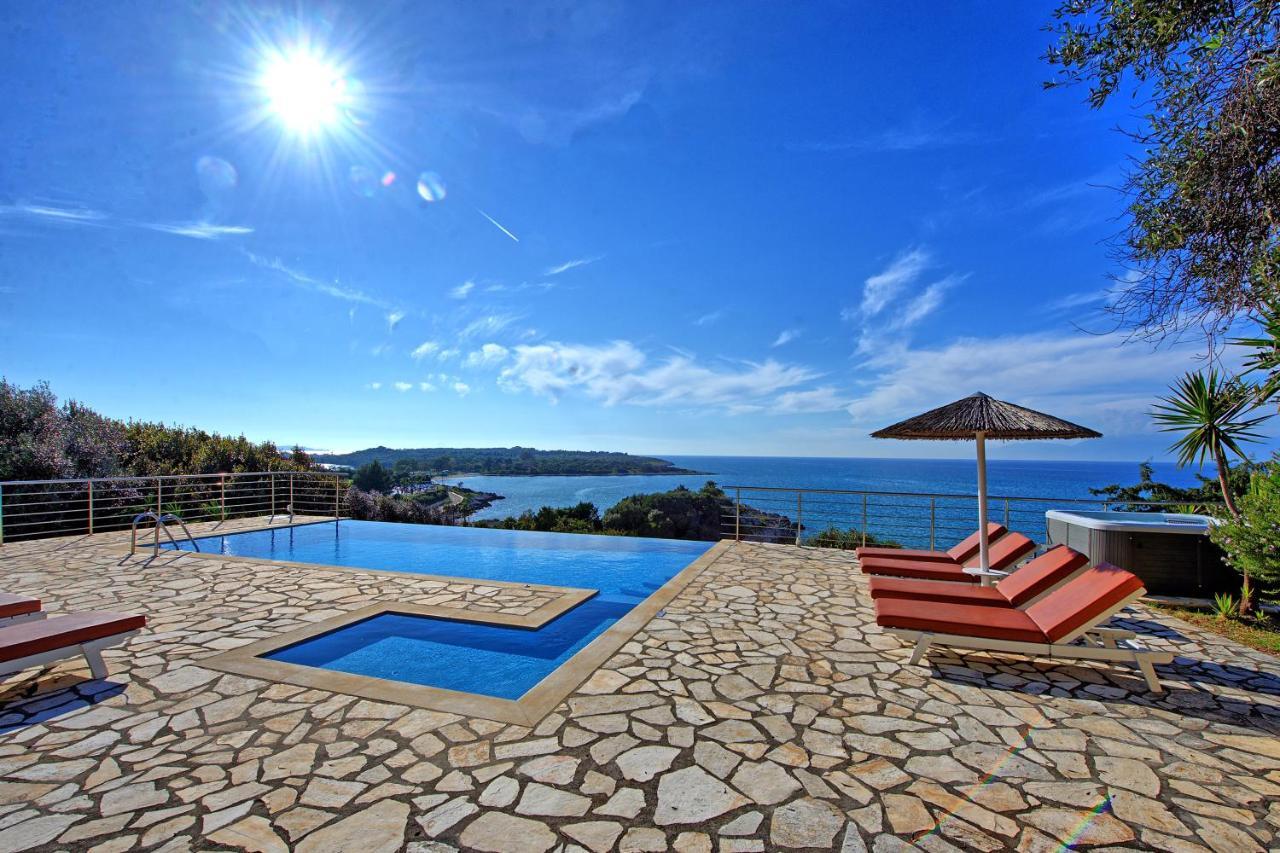 Beachfront Villa Seasun By Posarellivillas Agios Spyridon  Exterior photo